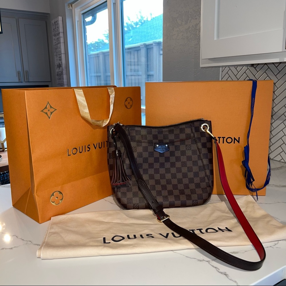 AUTHENTIC LOUIS VUITTON SOUTH BANK BESACE
